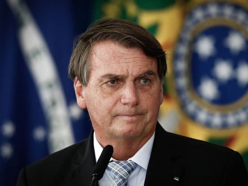 Bolsonaro vai ao STF para barrar ações de governadores contra a