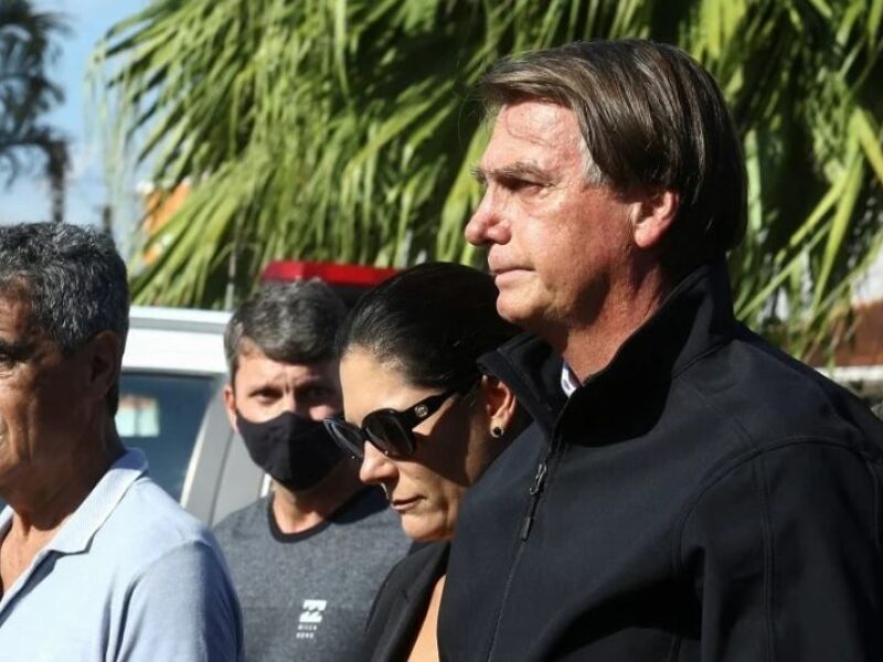 Bolsonaro Participa Da Missa De S Timo Dia Da M E Jd Not Cias