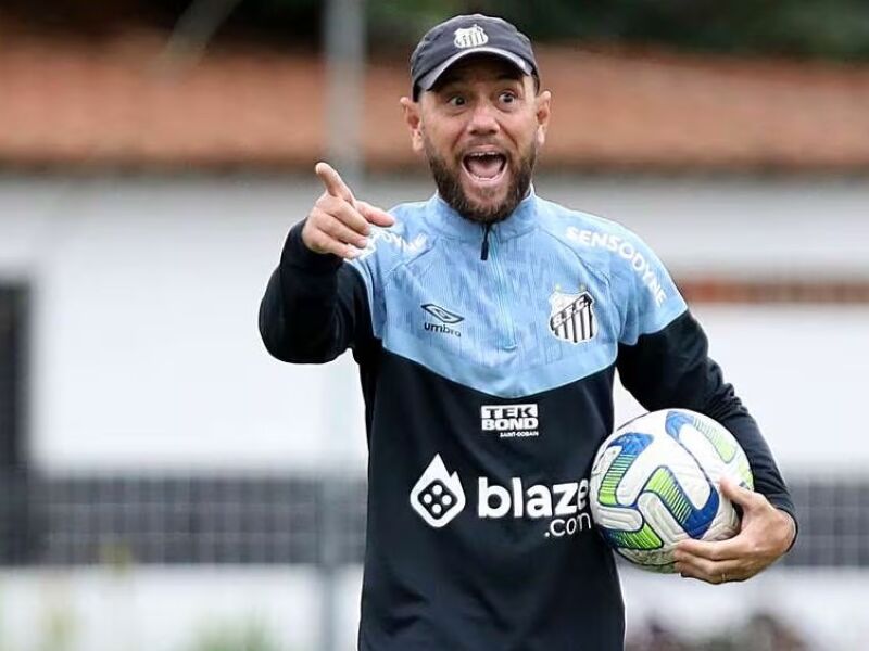 Técnico do Santos feminino pede demissão após ser acusado de assédio