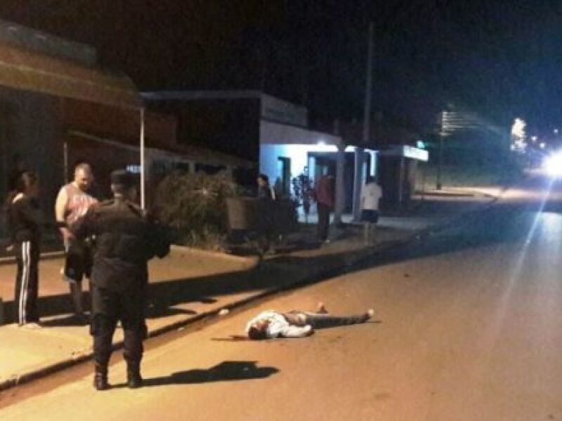 Jovem perde o controle da moto bate em poste e morre JD1 Notícias