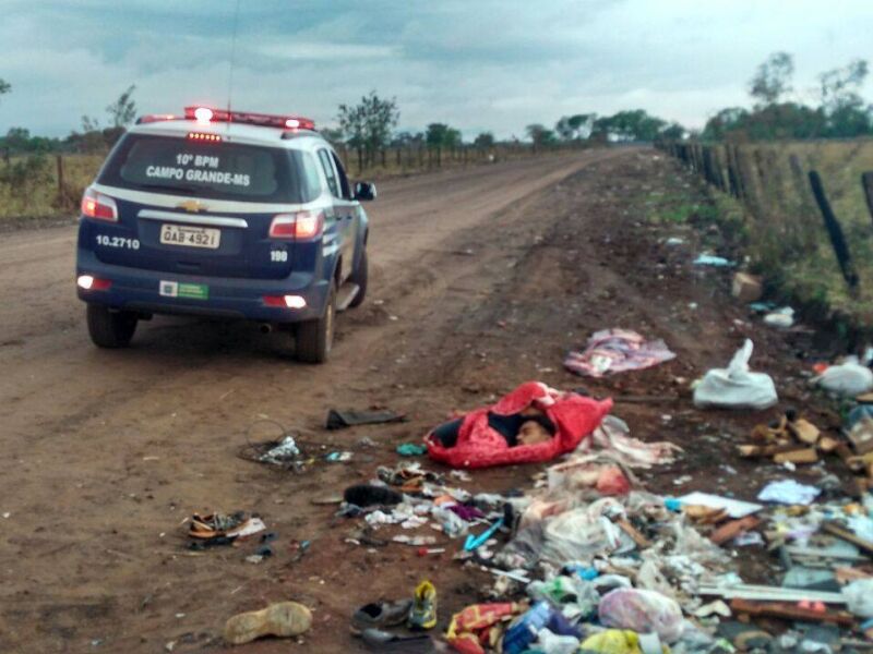 Imagens fortes homem é encontrado esquartejado coração fora do