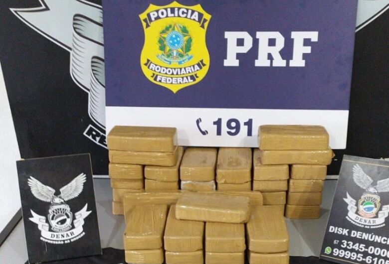 Mulher é presa 40 tabletes pasta base de cocaína JD1 Notícias