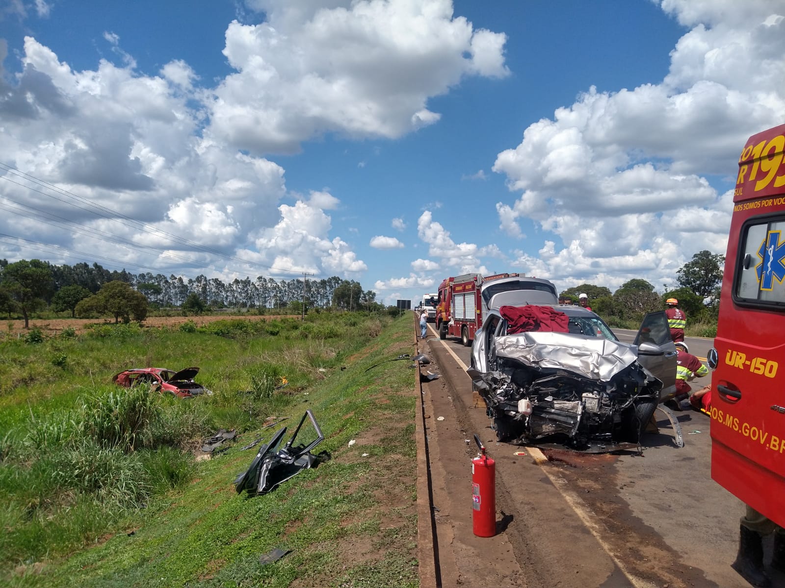 Família sofre acidente na BR 163 durante viagem para curtir o fim de