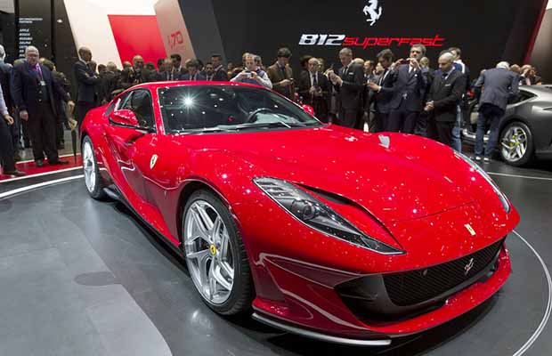 Ferrari 812 Superfast (Foto: Cyril Zingaro/Keystone via AP)