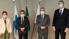 A Deputada federal e ex-ministra da Pecuária e Agricultura, Tereza Cristina, Reinaldo Azambuja e Jaime Verruck com representante da Petrobras   