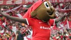 Mascote do Internacional é acusado de assédio sexual