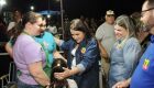 A prefeita, Adriane Lopes, participou da tradicional feira na avenida principal do distrito