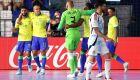 Seleção Brasileira de futsal comemora gol contra a Costa Rica