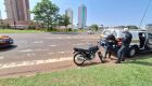 Motocicleta ficou no local do acidente