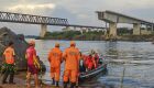 Ponte desabou e deixou várias pessoas desaparecidas