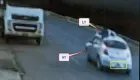 Uma das vítimas ficou no capô do carro -