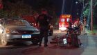 Motociclista fica ferido ao ser atingido por carro em cruzamento da Rua Rio Brilhante