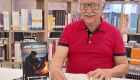 Aos 69 anos, professor realiza sonho e lança seu primeiro livro em Campo Grande
