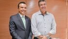 Advogado João Paulo Lacerda acompanhado do governador Eduardo Riedel