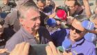 Bolsonaro dá entrevista após colocar tornozeleira