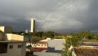 A chuva chegou nesta segunda-feira após 36 dias de estiagem