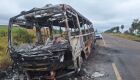 Ônibus escolar é destruído por incêndio na MS-178