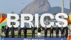BRICS lança seu próprio 'Pix' para derrubar dependência do dólar