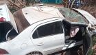 Carro ficou bastante danificado