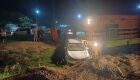 Carro sofreu diversos danos no acidente