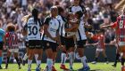 Corinthians comemora gol contra São Paulo na volta da semifinal do Brasileiro Feminino