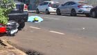 Motociclista ainda bateu na traseira de um ve&iacute;culo estacionado