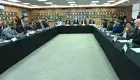 Na avaliação do ministro, o problema das bebidas contaminadas pode ser entendido também como uma "crise econômica"