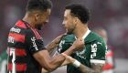 Danilo e Felipe Anderson se estranham em Flamengo x Palmeiras, pelo Brasileirão