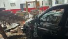 Veículo destruiu parte do restaurante