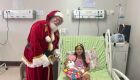 Volunt&aacute;rios levam conforto com entrega de doa&ccedil;&otilde;es a pacientes durante o Natal