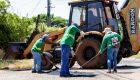 Servi&ccedil;o de tapa-buraco - Foto: Roni Silva/PMN