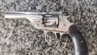 Revólver apreendido