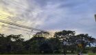 Dia amanheceu bastante nublado e com chuva em Campo Grande