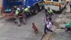 V&Iacute;DEO: Pitbull arranca dedo dedo de coletor de lixo durante ataque 