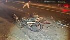 Motocicleta ficou bastante destruída no acidente