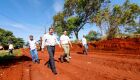 Governador durante visita em Chapad&atilde;o do Sul