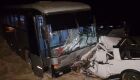 Acidente envolvendo &ocirc;nibus escolar e carro de passeio deixa um morto
