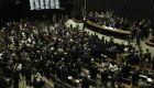 C&acirc;mara reinicia sess&otilde;es dia 1&ordm; e pode votar den&uacute;ncia contra Temer