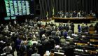 Câmara aprova texto base da MP do Refis