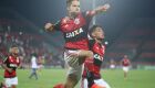 Flamengo deslancha no fim e goleia o Bahia
