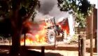 Vídeo: Homem agride a mulher e coloca fogo na fazenda