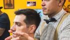 Jovem supera desafios, abre barbearia e promete surpreender clientes da Capital