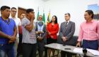 Campe&atilde; dos Jogos Ind&iacute;genas recebe trof&eacute;u