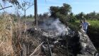 Video:avião da FAB cai perto da Rodovia; pilotos sobrevivem