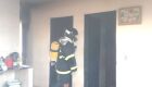 Bombeiros combatem princípio de incêndio em residência