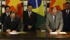 O vice-primeiro-ministro do Vietnã, Vuong Dinh Hue, e o ministro das Relações Exteriores, Aloysio Nunes assinam acordos