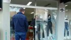 Pistoleiros destroem loja de deputado na fronteira