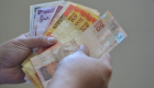 Idoso cai em golpe e deposita R$ 2 mil para estelionatário