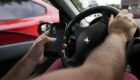 Ao longo de 2017, as multas impostas pelo uso de celular ao volante somaram um total de 571,6 mil