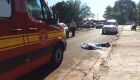 A vítima caiu do veículo e morreu atropelada